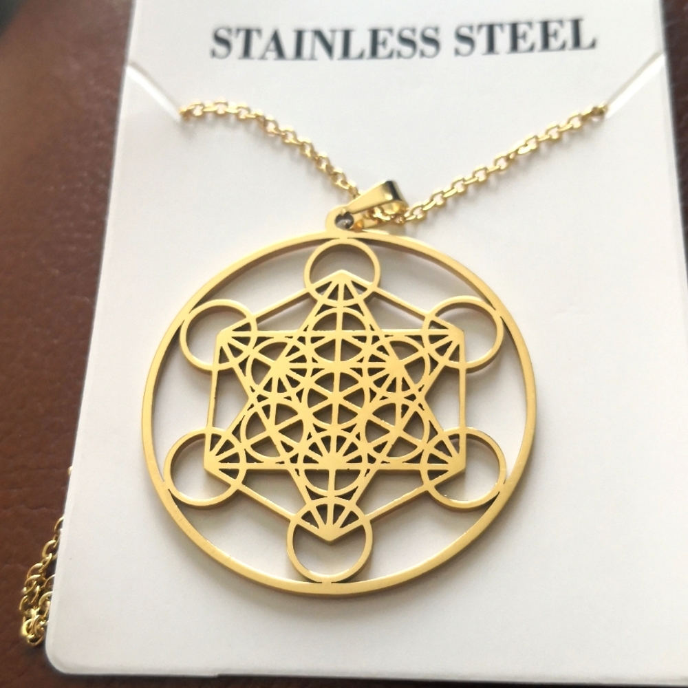 New 💕❤️❤️ Platonic solid Pendant chain.